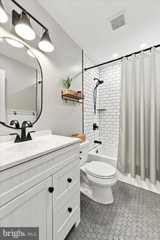 14 HATTARAS CT, Bordentown, NJ 08505