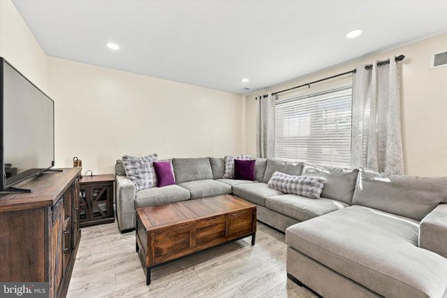 14 HATTARAS CT, Bordentown, NJ 08505
