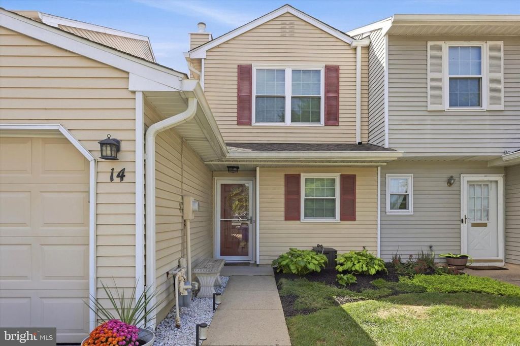 14 HATTARAS CT, Bordentown, NJ 08505