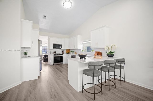 131 NW 187th Ave, Pembroke Pines, FL 33029
