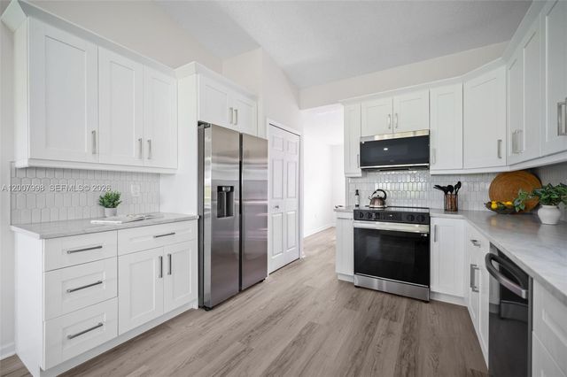 131 NW 187th Ave, Pembroke Pines, FL 33029