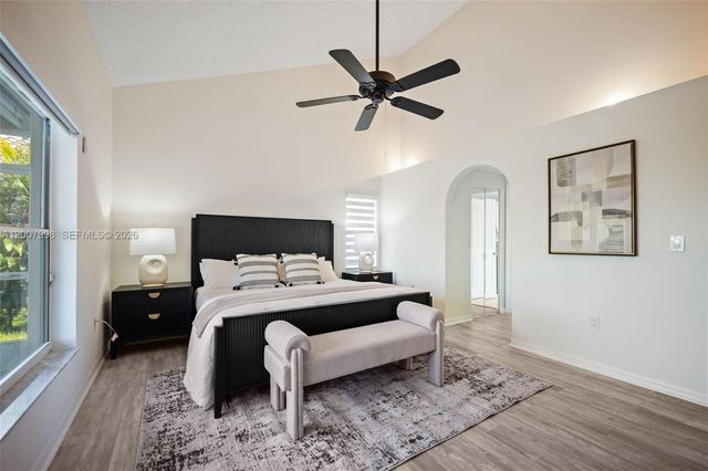 131 NW 187th Ave, Pembroke Pines, FL 33029