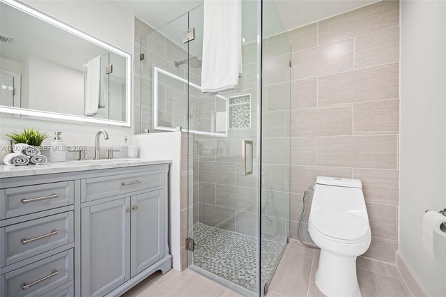 131 NW 187th Ave, Pembroke Pines, FL 33029