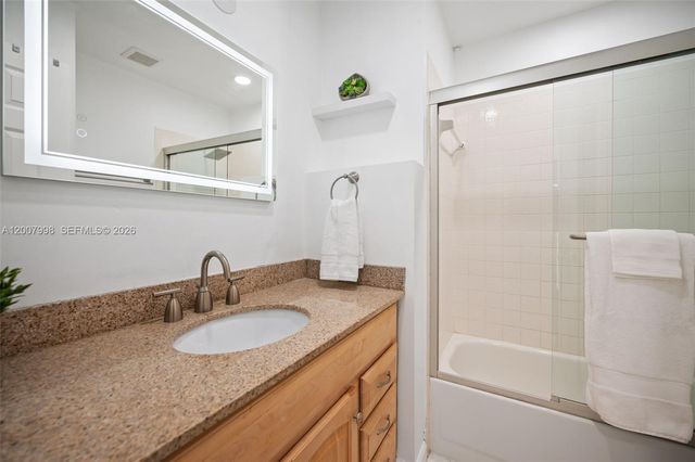 131 NW 187th Ave, Pembroke Pines, FL 33029