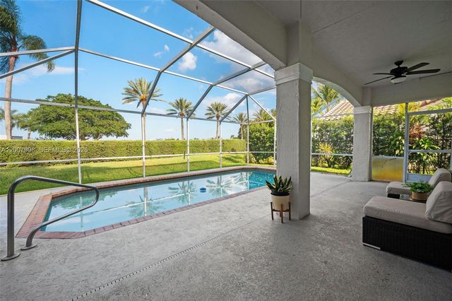 131 NW 187th Ave, Pembroke Pines, FL 33029