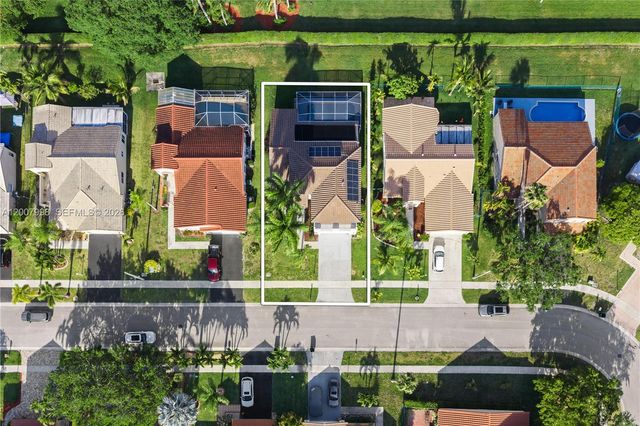 131 NW 187th Ave, Pembroke Pines, FL 33029