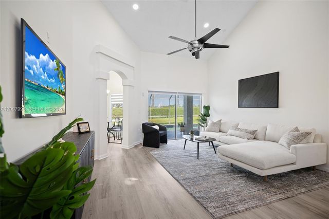 131 NW 187th Ave, Pembroke Pines, FL 33029