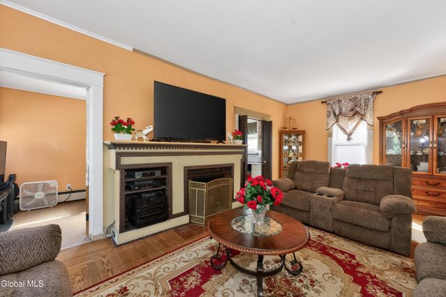 1648 Randolph Road, Schenectady, NY 12308