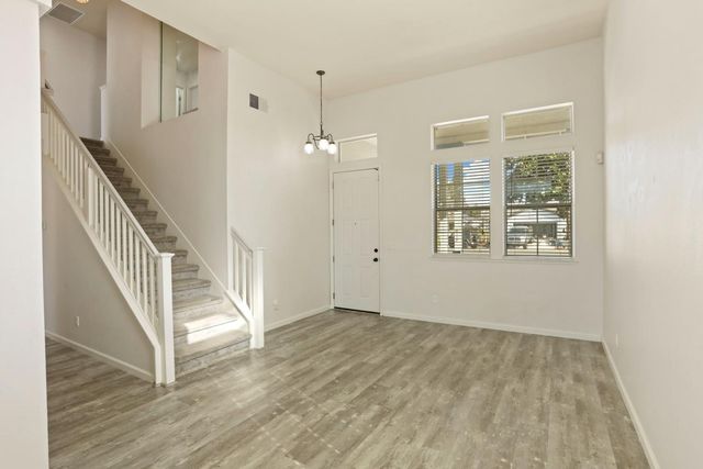 988 Padbury Ct, Galt, CA 95632