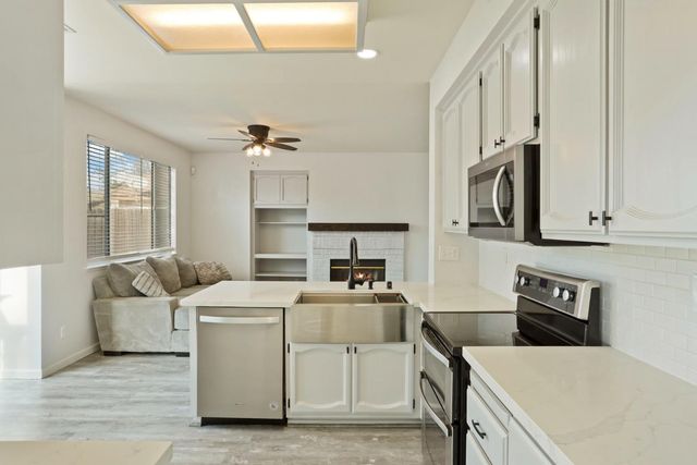 988 Padbury Ct, Galt, CA 95632