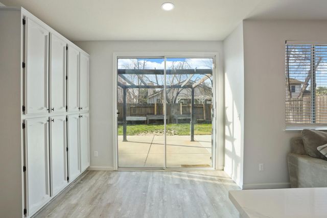 988 Padbury Ct, Galt, CA 95632