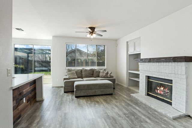 988 Padbury Ct, Galt, CA 95632