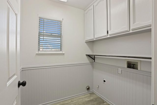 988 Padbury Ct, Galt, CA 95632