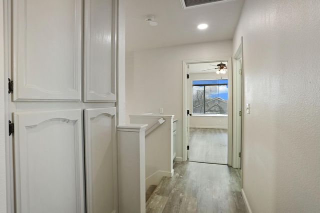 988 Padbury Ct, Galt, CA 95632