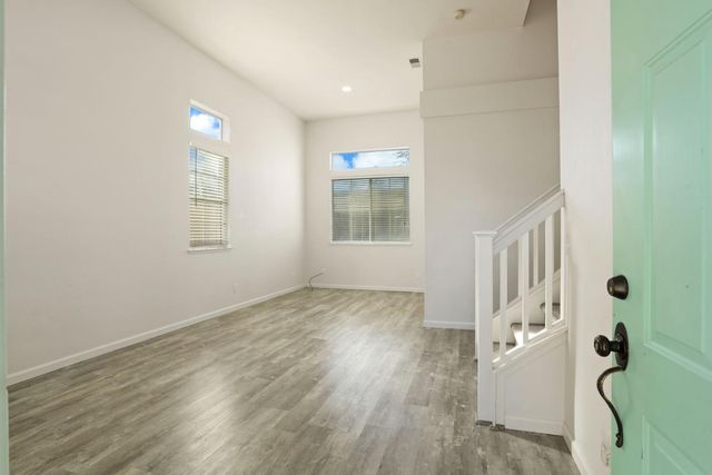 988 Padbury Ct, Galt, CA 95632