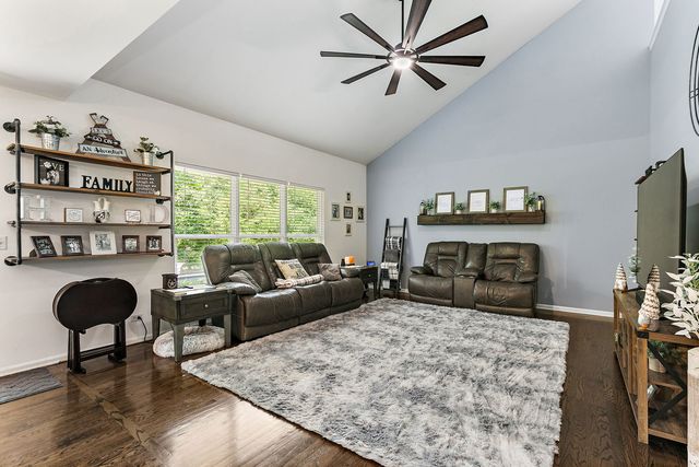 728 Brighton Circle, Port Barrington, IL 60010