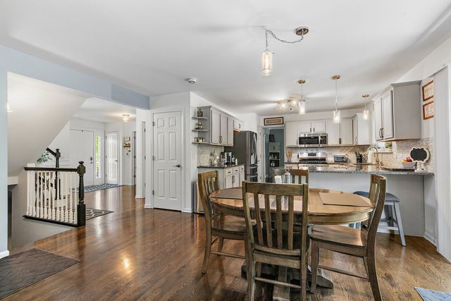 728 Brighton Circle, Port Barrington, IL 60010