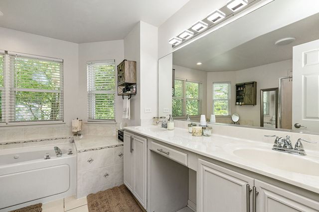 728 Brighton Circle, Port Barrington, IL 60010