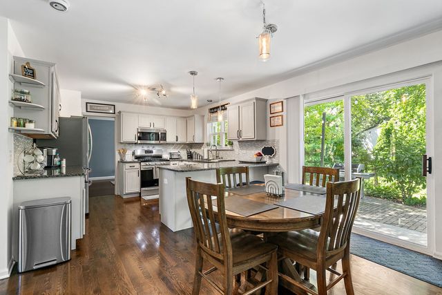 728 Brighton Circle, Port Barrington, IL 60010
