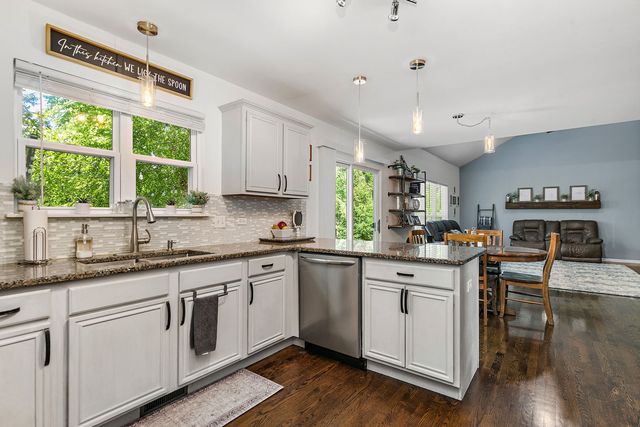 728 Brighton Circle, Port Barrington, IL 60010