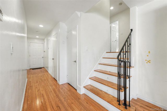 567 Oxford Road, Cedarhurst, NY 11516
