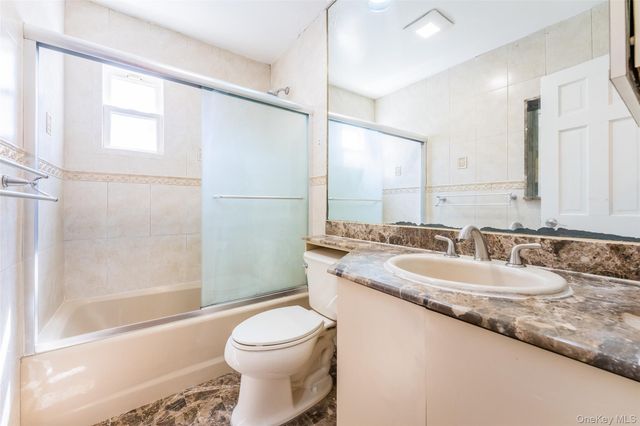 567 Oxford Road, Cedarhurst, NY 11516