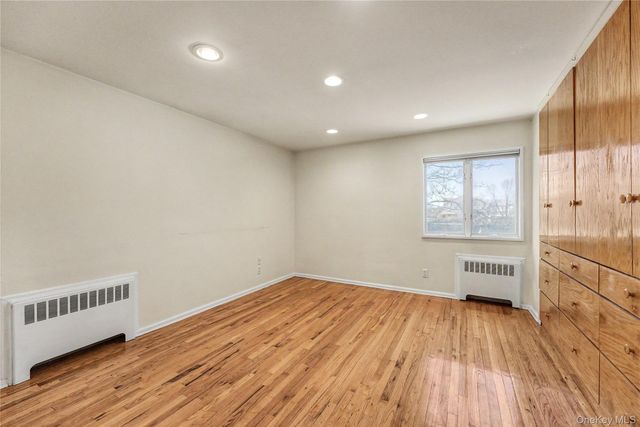567 Oxford Road, Cedarhurst, NY 11516