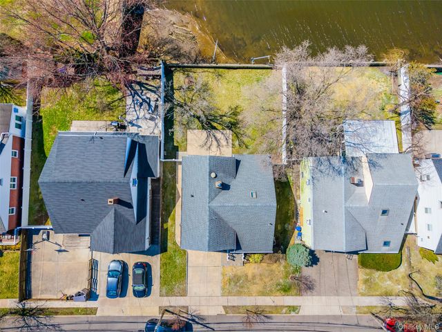567 Oxford Road, Cedarhurst, NY 11516