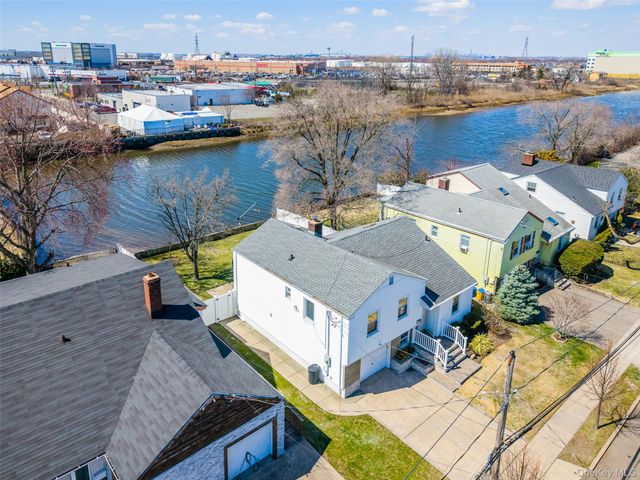 567 Oxford Road, Cedarhurst, NY 11516