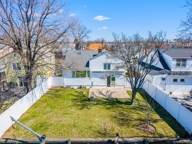 567 Oxford Road, Cedarhurst, NY 11516
