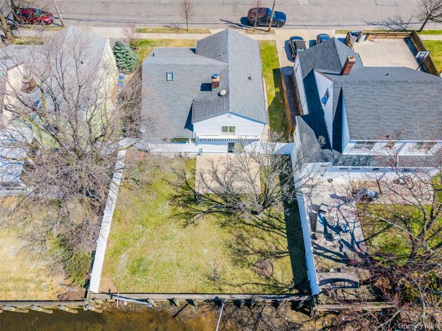 567 Oxford Road, Cedarhurst, NY 11516