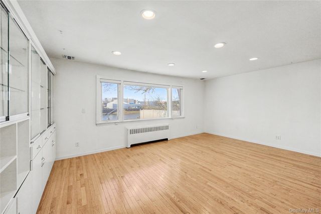 567 Oxford Road, Cedarhurst, NY 11516