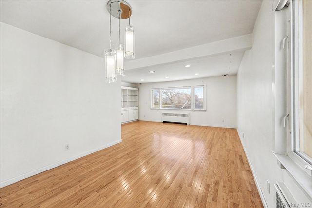 567 Oxford Road, Cedarhurst, NY 11516