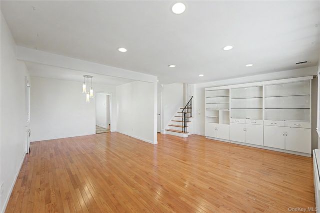 567 Oxford Road, Cedarhurst, NY 11516