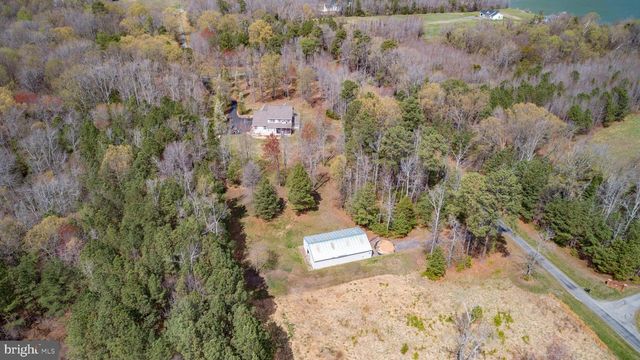 8662 SANDY BEACH LN, King George, VA 22485