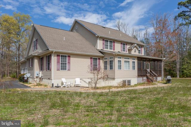 8662 SANDY BEACH LN, King George, VA 22485