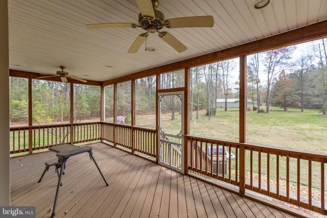 8662 SANDY BEACH LN, King George, VA 22485