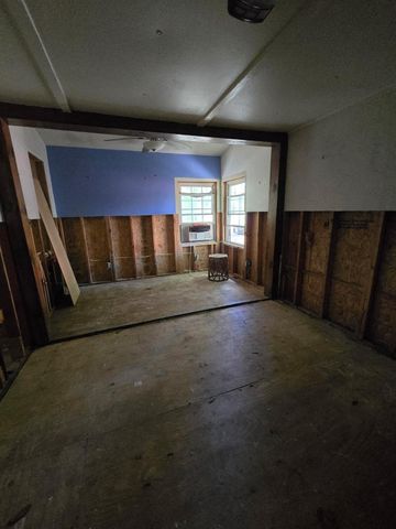 15 Caney Court, Huntsville, TX 77320