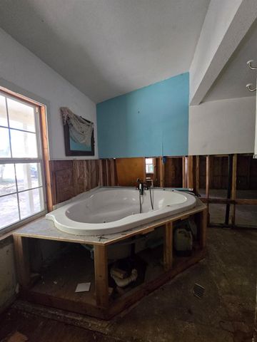 15 Caney Court, Huntsville, TX 77320