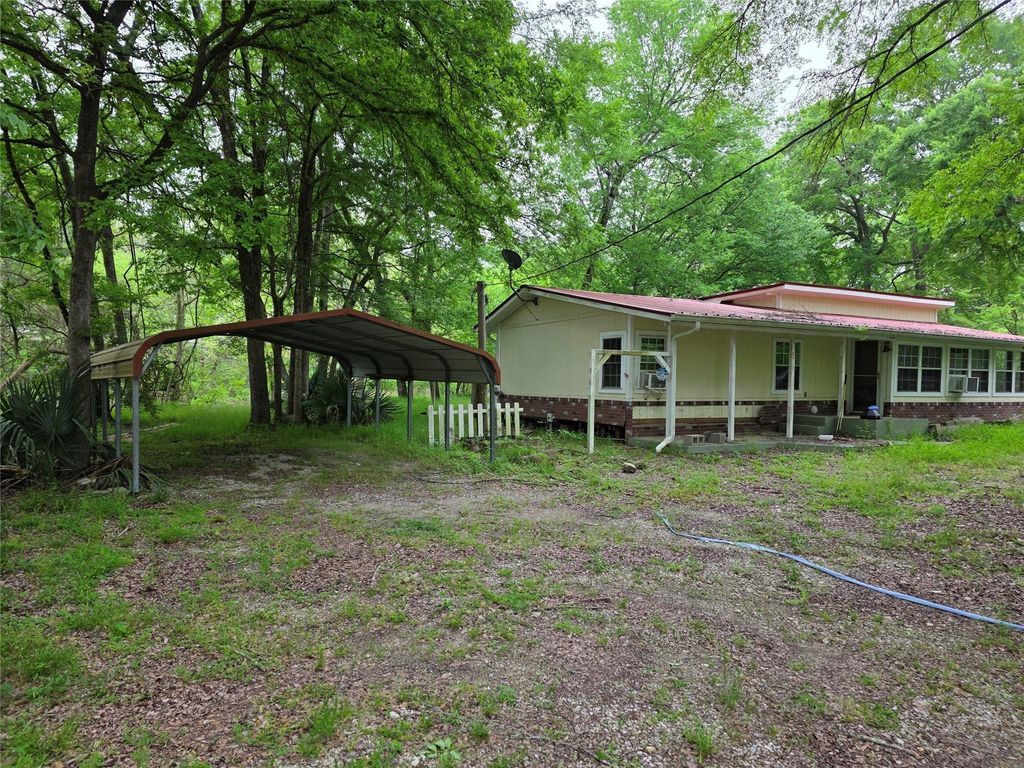 15 Caney Court, Huntsville, TX 77320