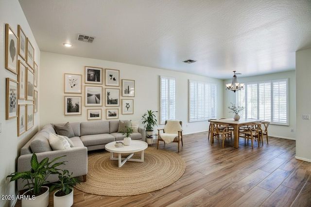 2982 E BOSTON Street, Gilbert, AZ 85295