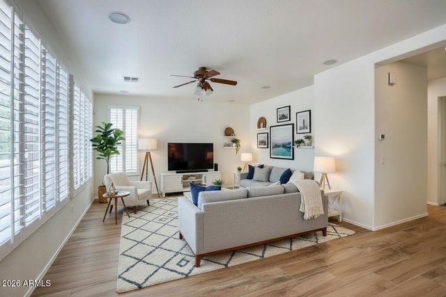 2982 E BOSTON Street, Gilbert, AZ 85295