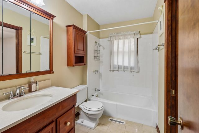 4405 73rd Street, Urbandale, IA 50322