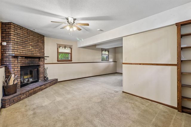 4405 73rd Street, Urbandale, IA 50322