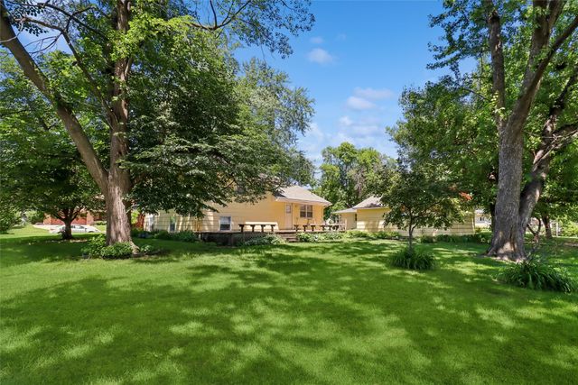 4405 73rd Street, Urbandale, IA 50322