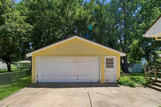 4405 73rd Street, Urbandale, IA 50322