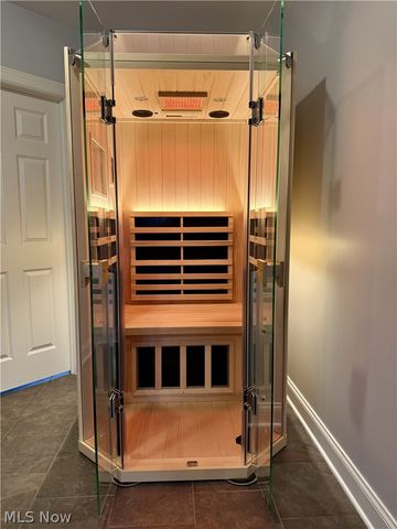 1257 W 76th Street, Cleveland, OH 44102