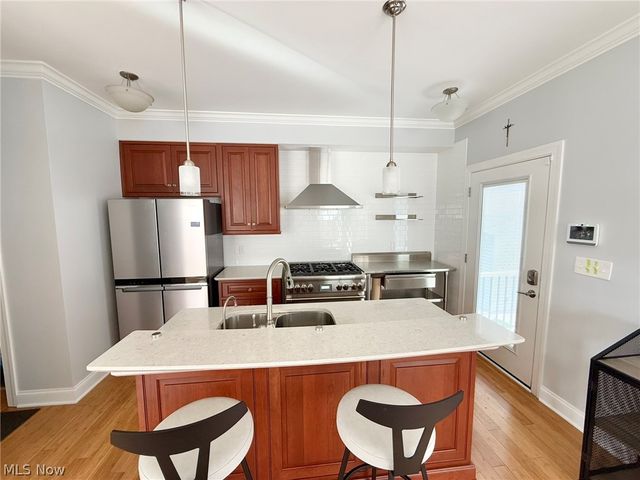 1257 W 76th Street, Cleveland, OH 44102