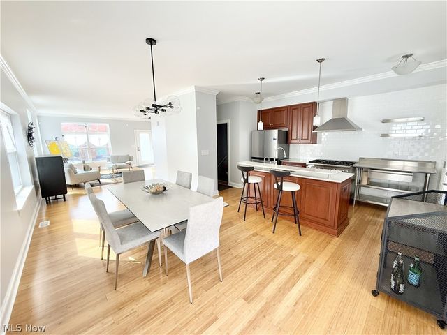 1257 W 76th Street, Cleveland, OH 44102