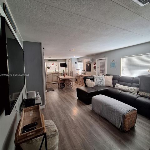 256 Lee Avenue, Key Largo, FL 33037